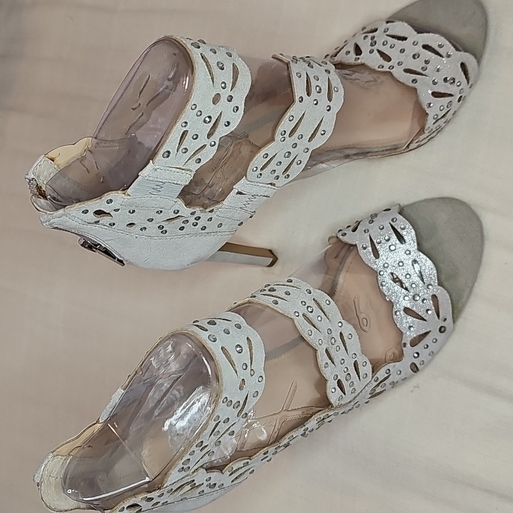 Vince Camuto Heeled Sandals With Laser-cut Details and Rhinestones Size 6